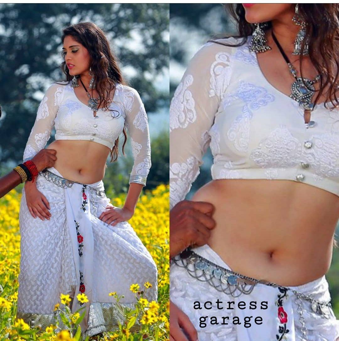 Navel Girl