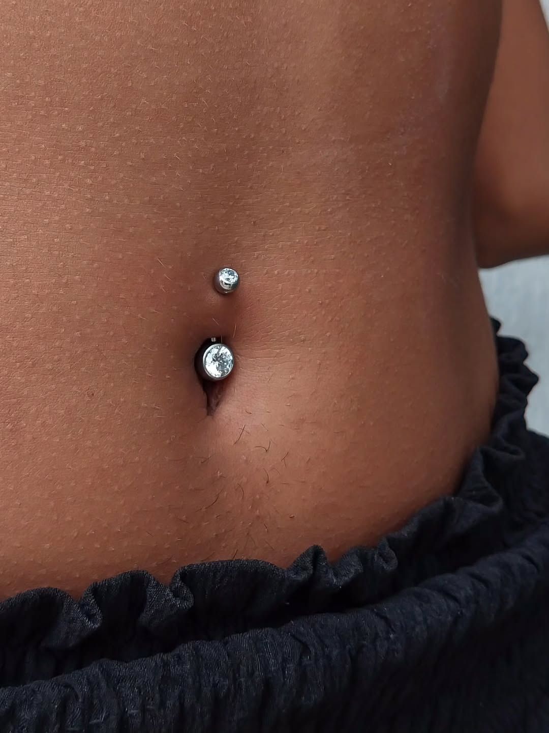 Navel Actress